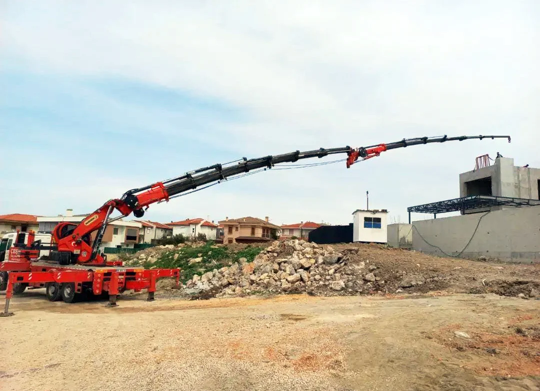 Çeşme Çift Kırmalı Vinç Kirala Çeşme Çift Kırmalı Vinç Kirala