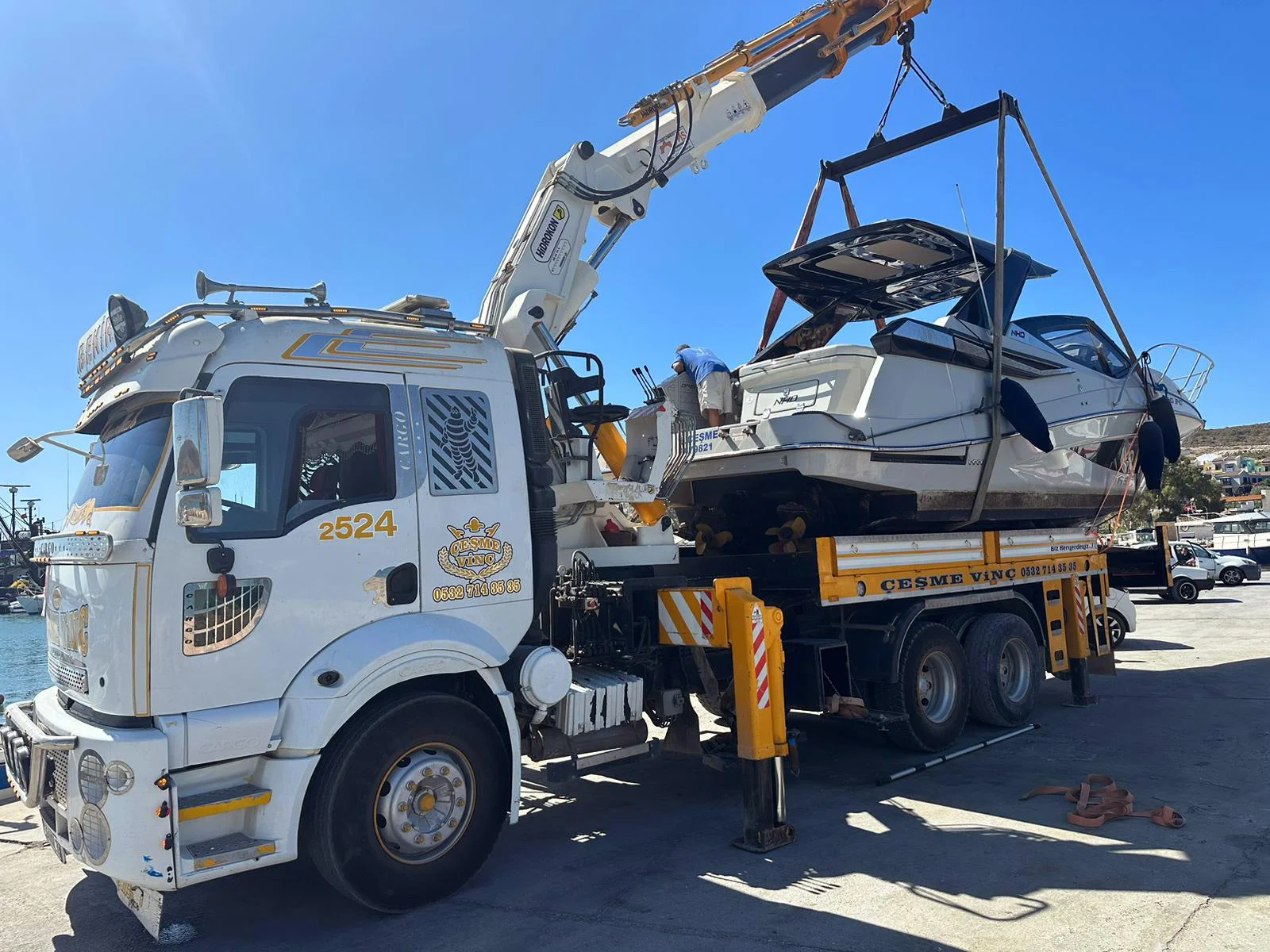 Çeşme Mobil Vinç Kirala